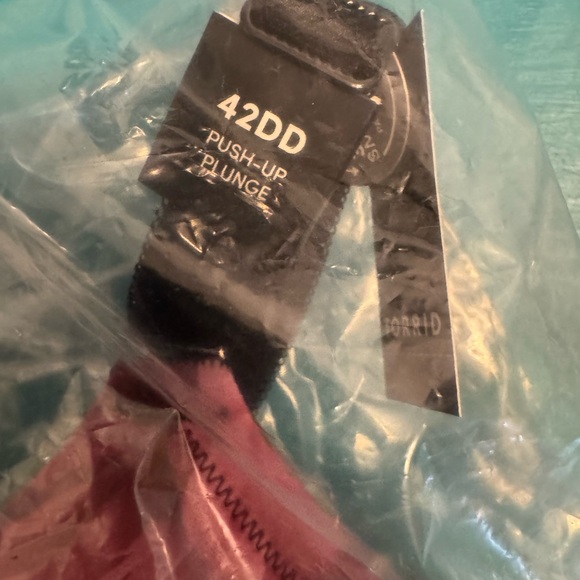 Torrid Bra in Black and Pink - Picture 5 of 5